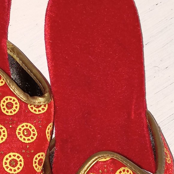 Red and Gold Napoli Velour shoe - Picture 2 of 9